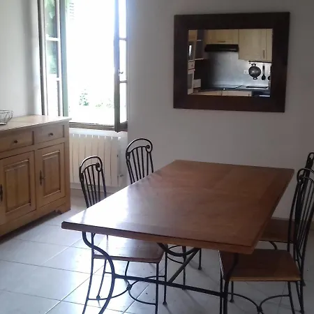 Villa La Roche-Posay, 2 Bedrooms, 4 Persons - Fr-1-541-73 *