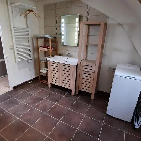 Villa La Roche-Posay, 2 Bedrooms, 4 Persons - Fr-1-541-73 *
